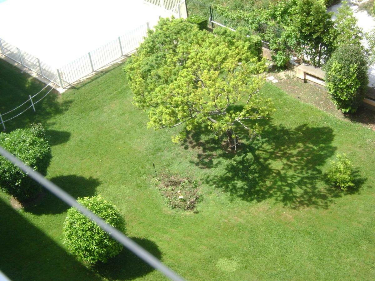 דירות ז'ואן-לה-פינס Jardins Du Pont Du Lys מראה חיצוני תמונה